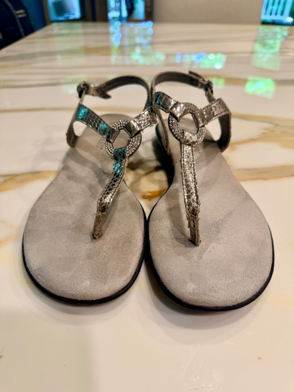 Aerosole Silver Faux Snakeskin Leather Print w/Rhinestone O-ring Sandal Sz 7.5 M
